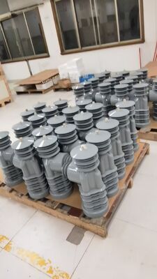 Wysokonapięciowy wyłącznik próżniowy z biegunami z wbudowanymi kondensatorami ceramicznymi dla napięcia 11 kV do 40,5 kV i żywotnością 20 lat