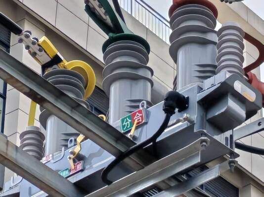 220VAC±10% napięcie wyjściowe IP67 wodoodporne ultra niskie zużycie energii (~ 6W) Urządzenie zasilania do zamykacza z pojemnościowym wyciąganiem napięcia